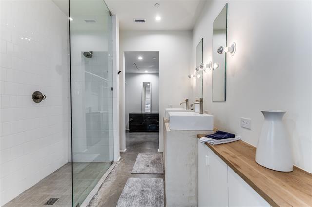 Building Photo - 308 Blackland Ct