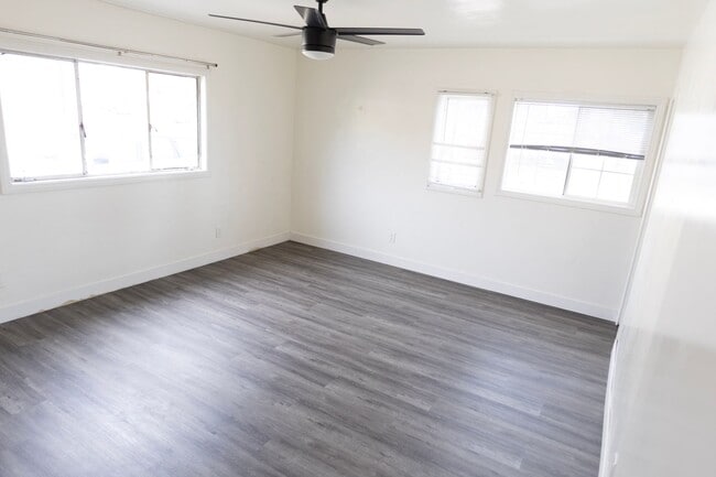 Building Photo - 5478 Mary Ln Dr