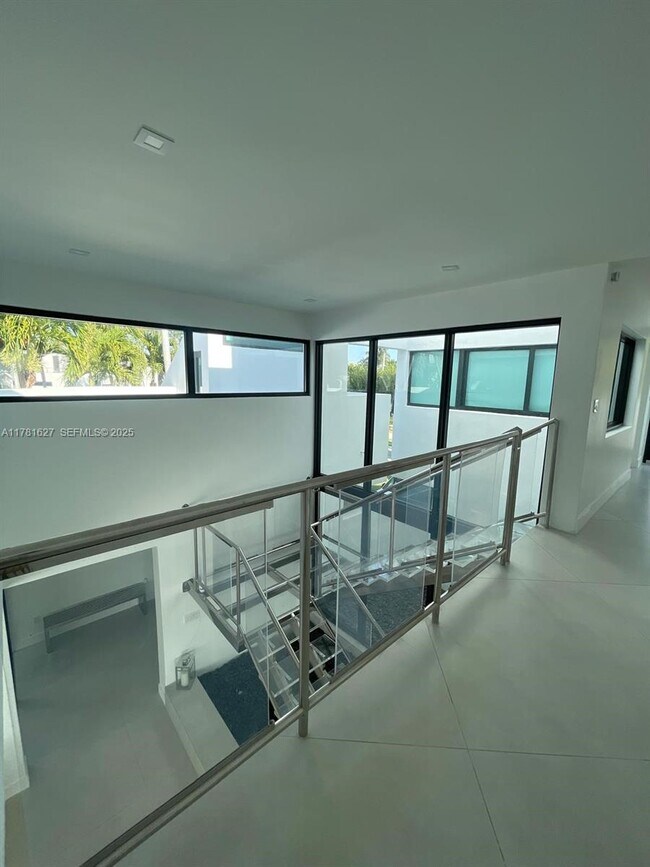 Building Photo - 7720 Miami View Dr