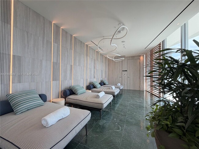 Building Photo - 1400 Biscayne Blvd