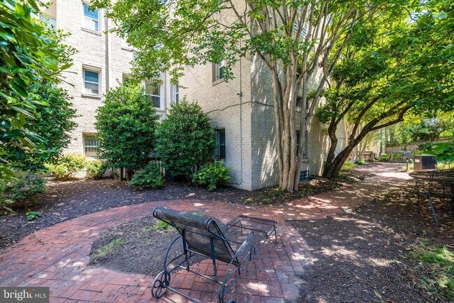 Building Photo - 1363 K St SE