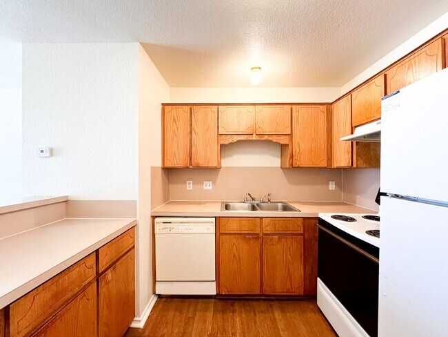 Building Photo - 4000 Doraine Ct