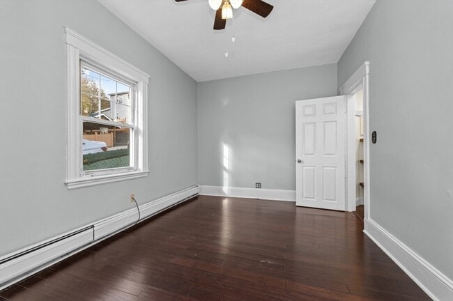 Building Photo - 537 Park Ave