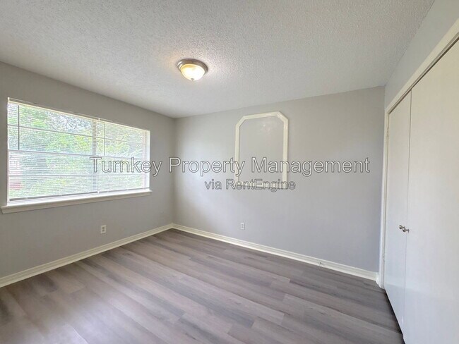 Building Photo - 11015 Mara Lynn Rd