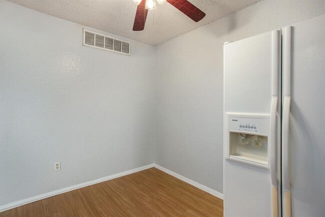 Building Photo - 3710 Hulen Park Cir