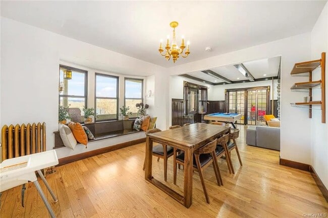 Building Photo - 10 Twin Lakes Rd