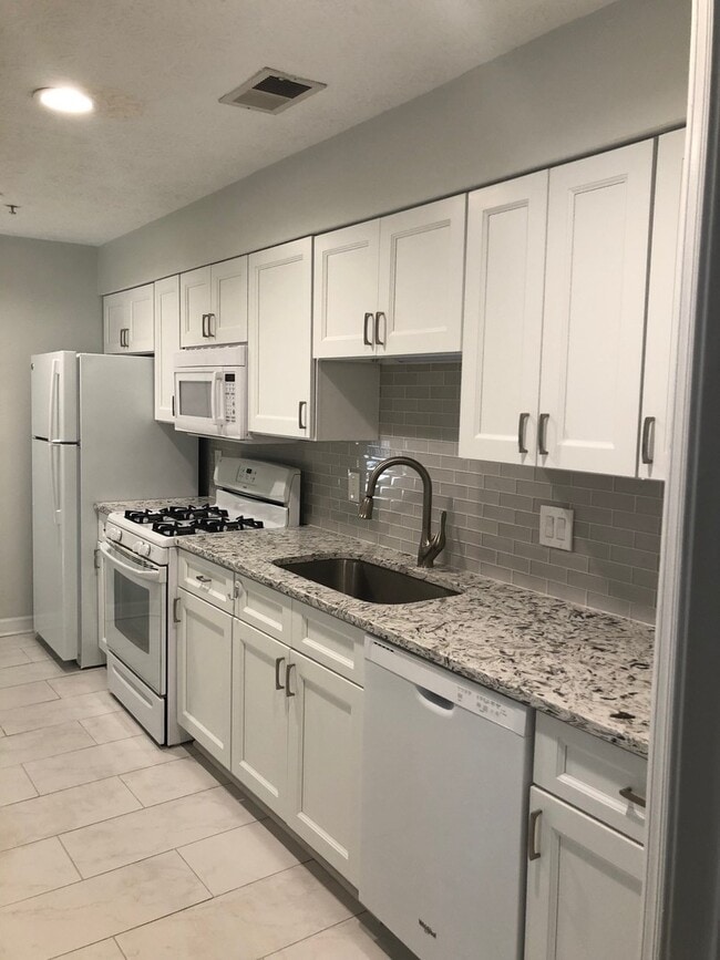 Building Photo - Great 2 bed 2 bath condo in Annapolis!