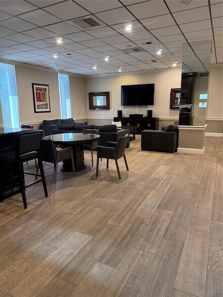 Building Photo - 1900 S Ocean Blvd