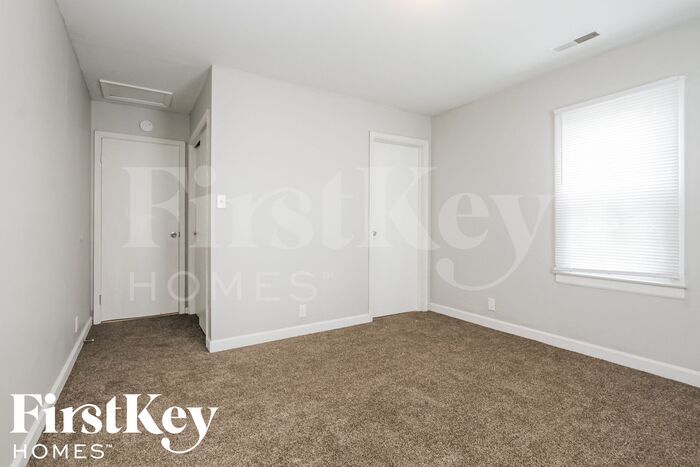 Building Photo - 1741 N Riley Ave