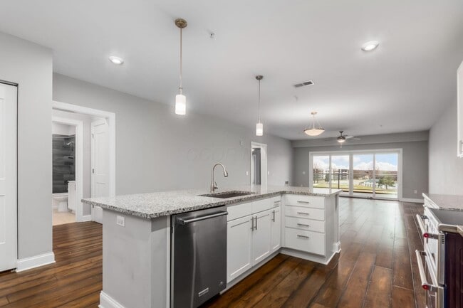 Building Photo - 5339 Highpointe Lakes Dr