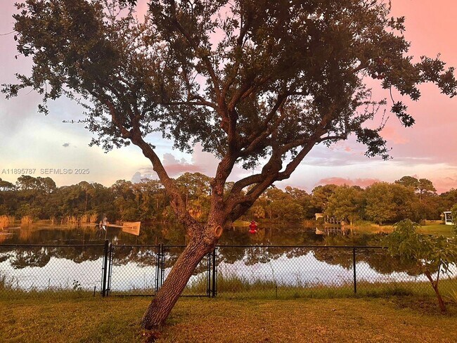 Building Photo - 4700 Regina Dr