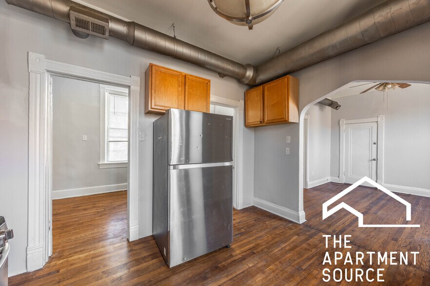 Building Photo - 2609 W Thomas St