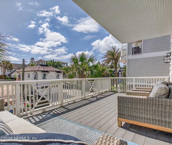 Building Photo - 1766 Beach Ave