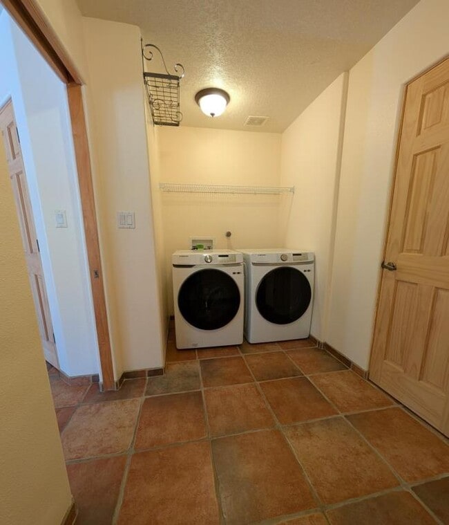 Building Photo - 3500 Yippee Calle Ct NW