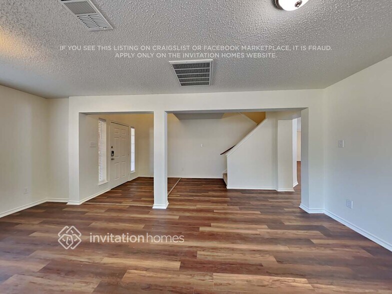 Building Photo - 8418 Sailors St