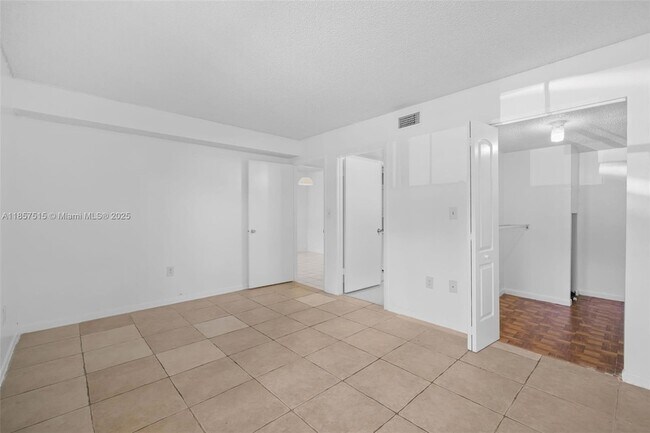 Building Photo - 8615 NW 5th Terrace