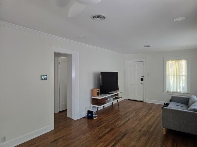 Building Photo - 4213 Ramsey Ave