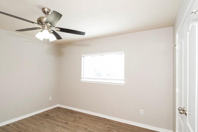 Building Photo - 14430 Cellini Dr