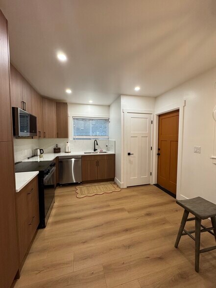 Building Photo - 2203 Boylston Ave E