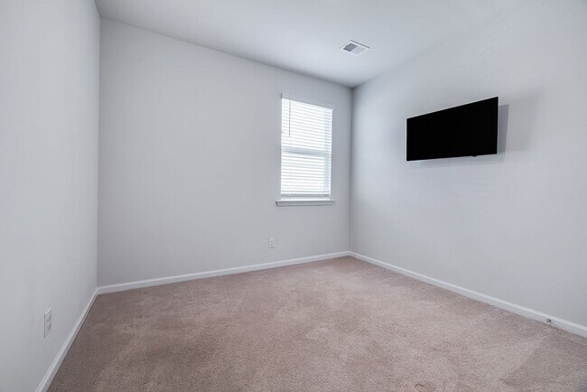 Building Photo - Stylish 4-Bed 2 Bath Ranch Home with Moder...