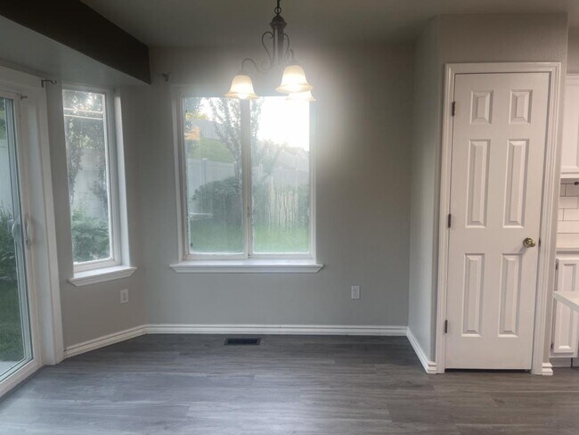 Building Photo - 3747 S McGuire Pl