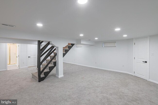 Building Photo - 3803 Cedardale Rd