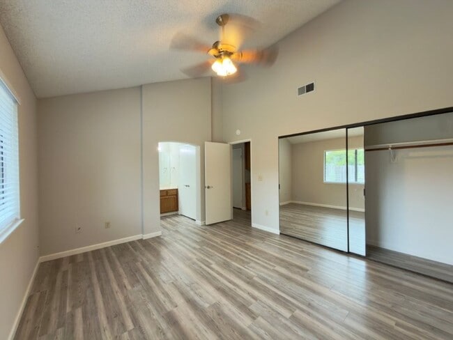 Building Photo - 204 Ashby Pl