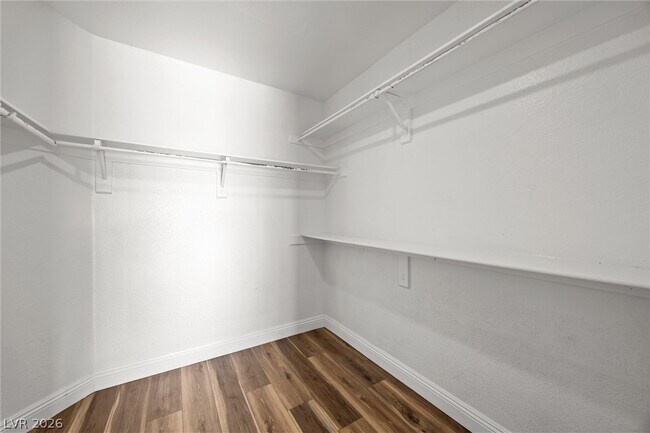 Building Photo - 328 Waterwheel Falls Dr
