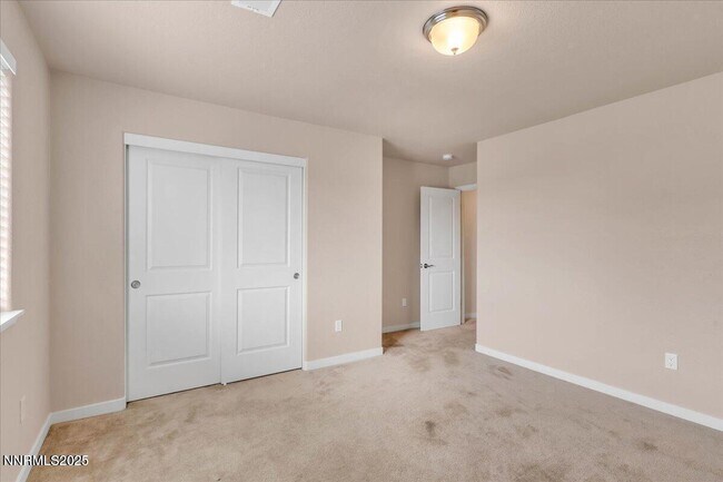 Building Photo - 916 Garden Ct