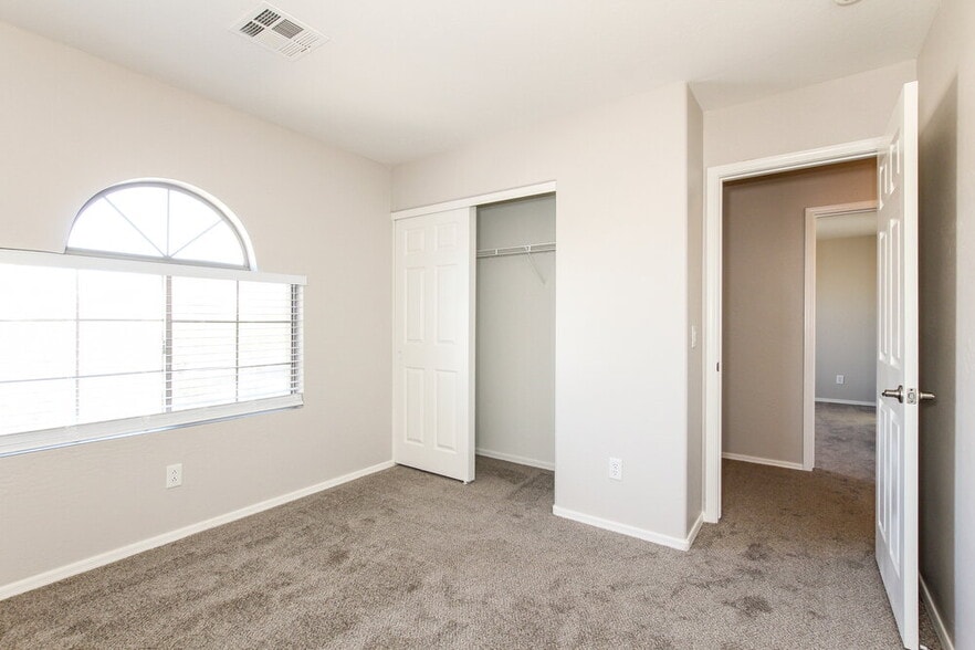 Building Photo - 23955 W Antelope Trail