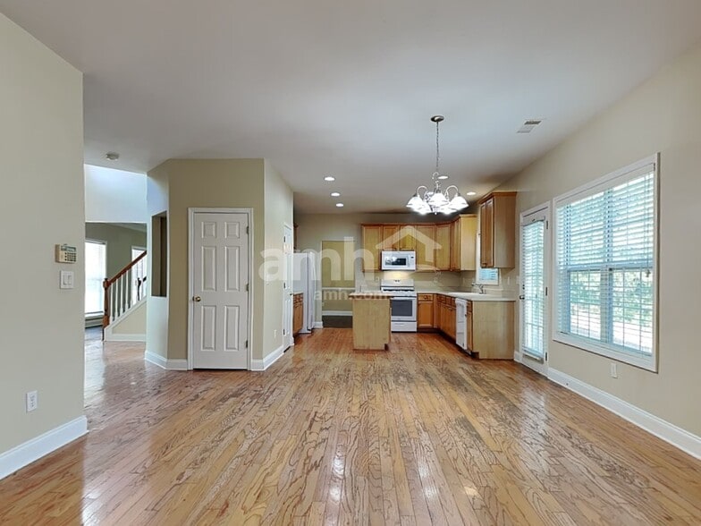 Building Photo - 2713 Cascade Bend Dr