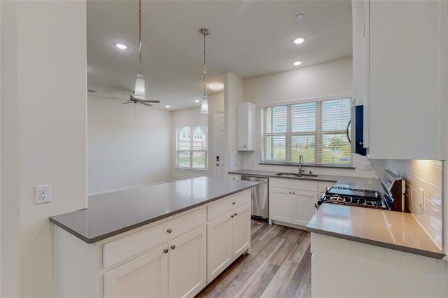 Building Photo - 16092 Doe Lk Dr