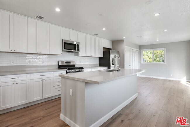 Building Photo - 23937 Jensen Dr