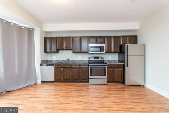 Building Photo - 1222 N 7th St