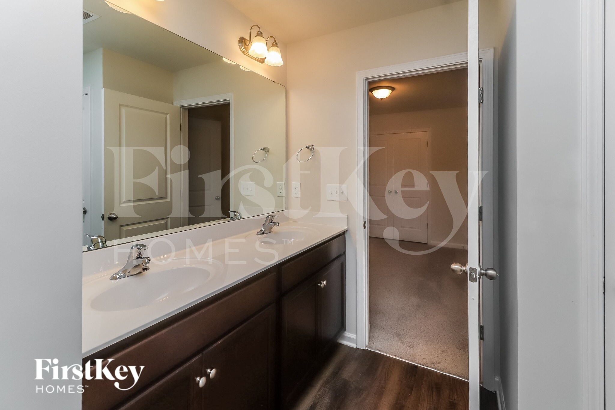 Building Photo - 2041 Cypress Village Dr NW