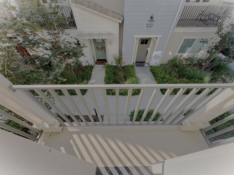 Balcony 2 - 2729 Sunrise Way