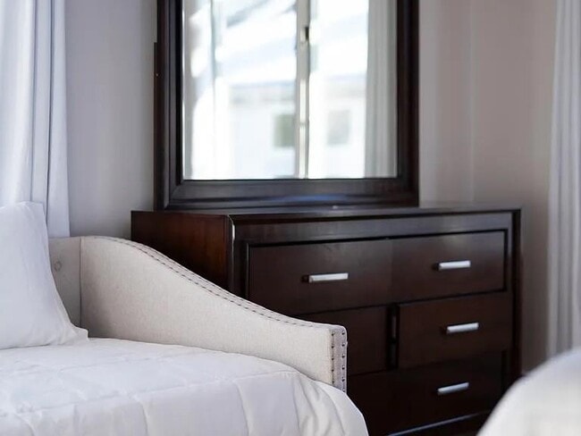 Building Photo - 262 Woodhill Rd