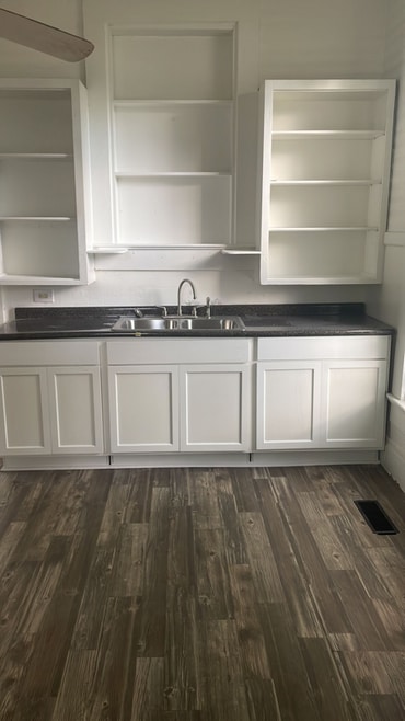 Building Photo - 1601 Columbus Ave