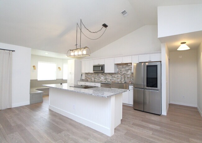 Building Photo - Stunning West Pensacola Home on Nearly an ...