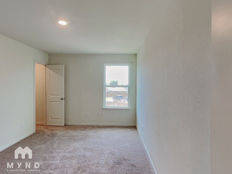 Building Photo - 105 Pettigrew Ct