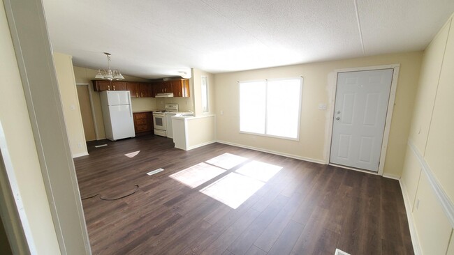 Building Photo - 4225 Holcomb Cir