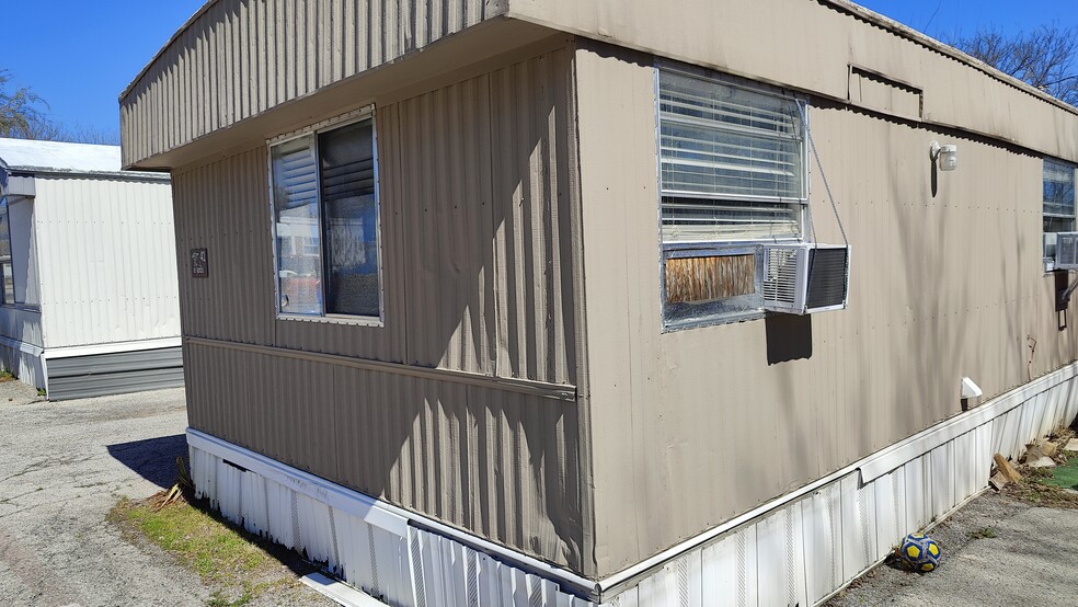 Building Photo - 7905 Harwell St