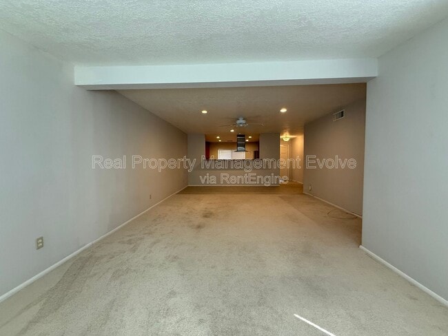 Building Photo - 4849 E Lake Point Cir