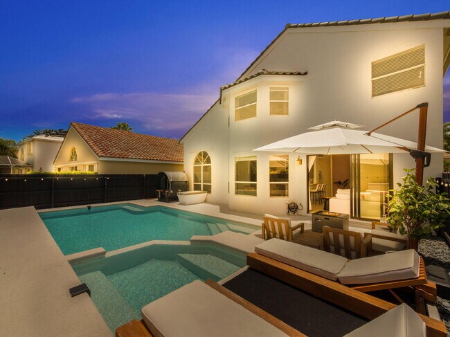 Building Photo - 6017 Newport Village Way