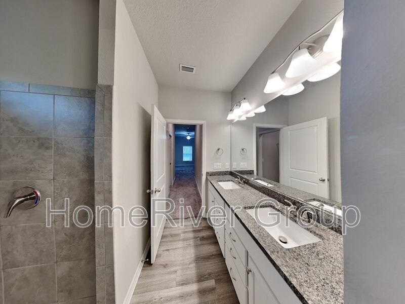 Building Photo - 18407 Kerrville Cir