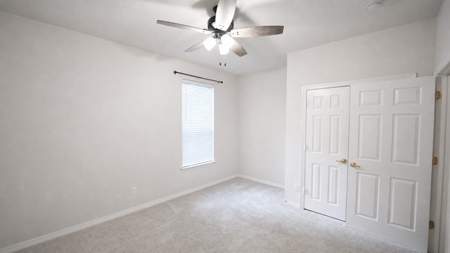 Building Photo - 2310 Summer Brook Dr