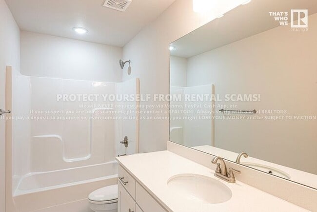 Building Photo - 4248 Cactus Pl
