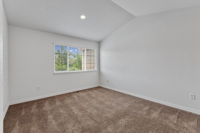 Building Photo - 5550 Corbett Dr