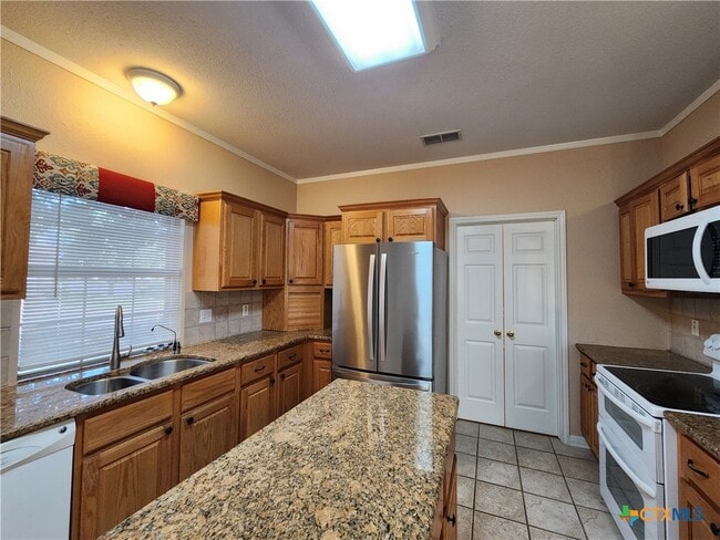 Building Photo - 1771 Oak Glen