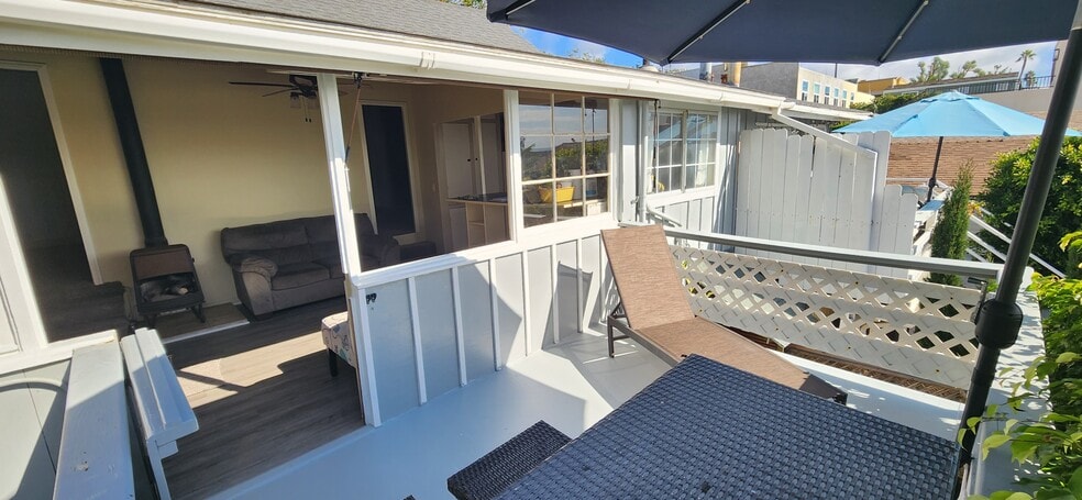 Building Photo - 1726 Ocean Way